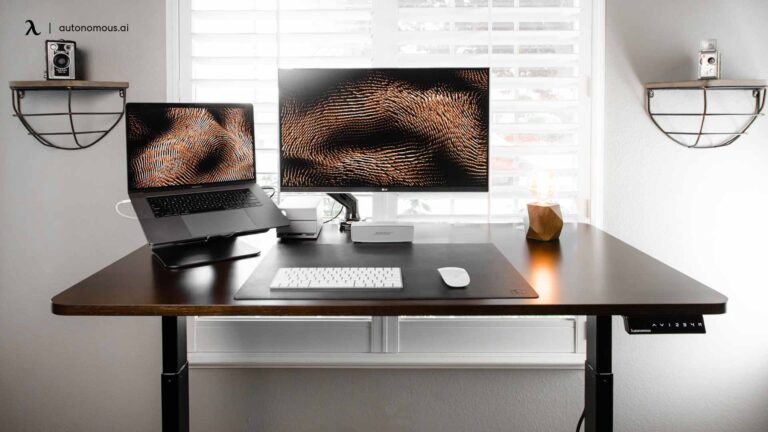 3 Minimalist Desk Setups for Maximum Focus and Style